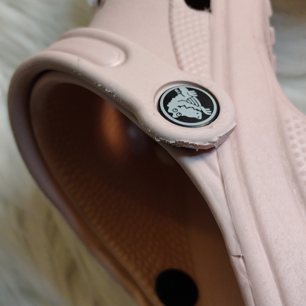 Crocs pink says sz M 1 W 3 will fit a child. - Picture 7 of 8